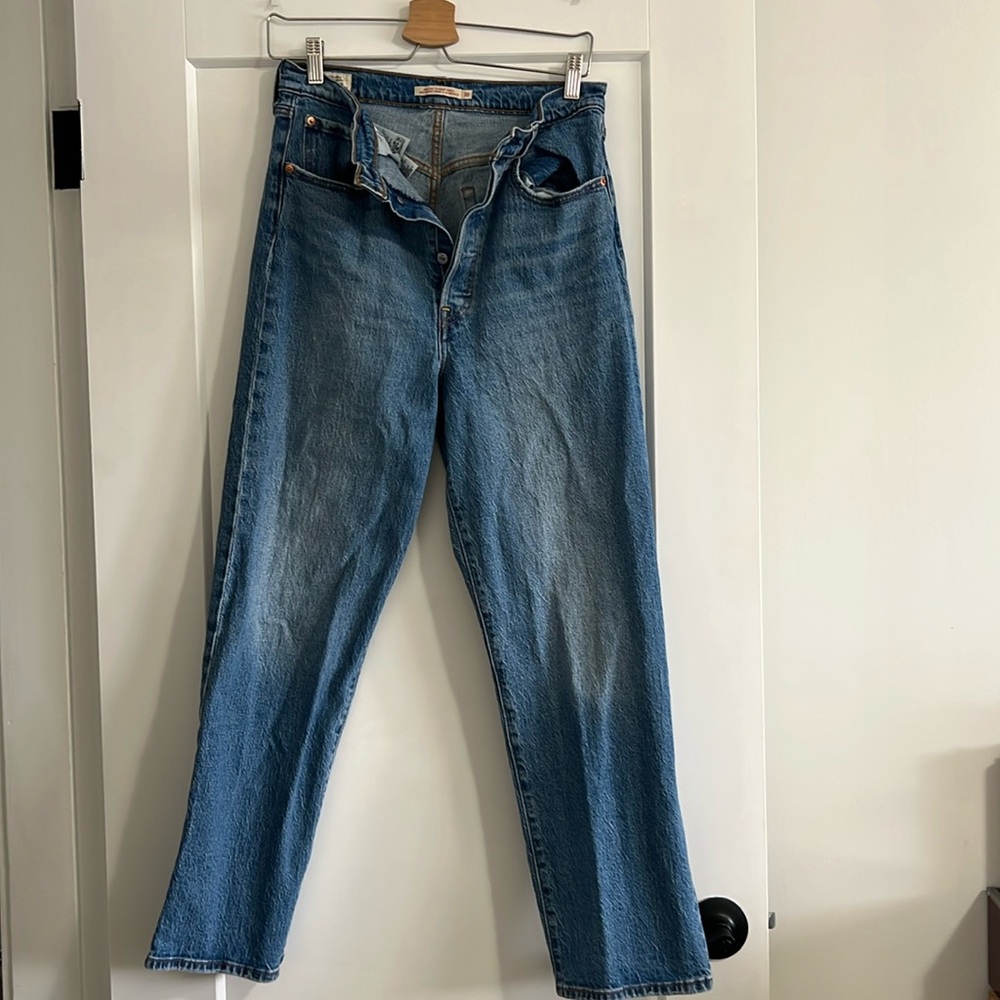 Levi’s ribcage straight ankle size 30x29